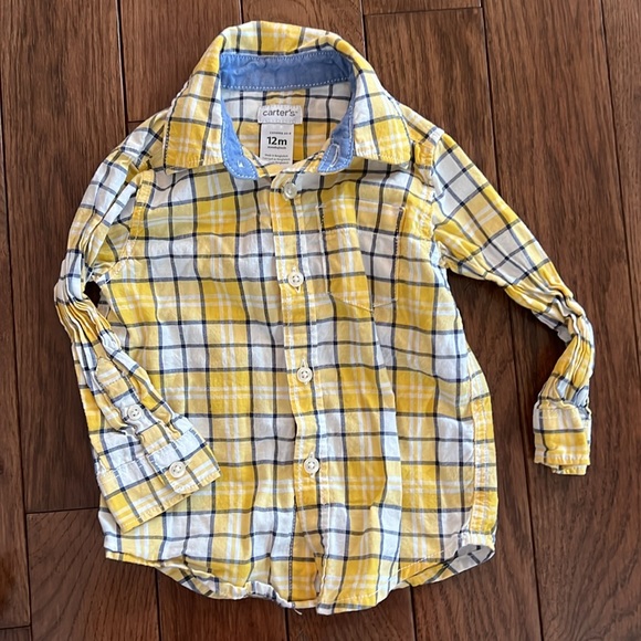Bundle of 2 button down shirts - Picture 4 of 5